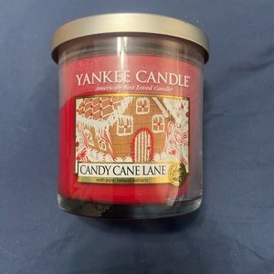 Yankee candle candy cane lane